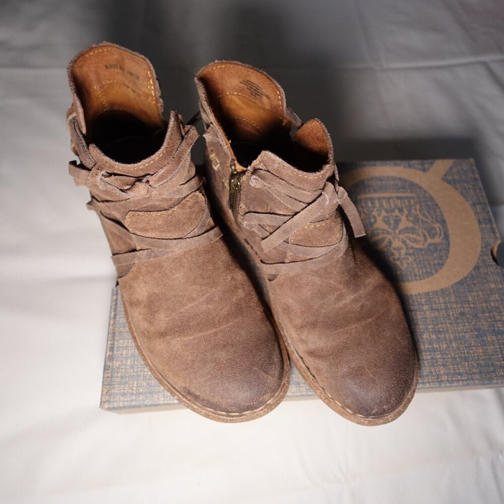 Born Tarkiln Distressed Women's Boots 6.5 M